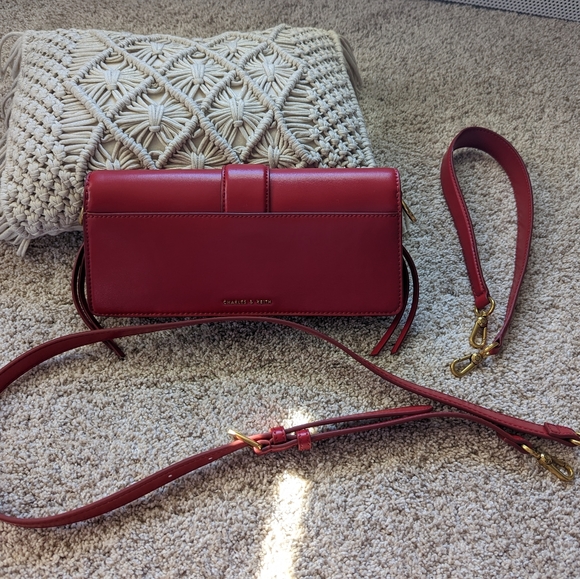 Charles & Keith Gold Buckle bag - Picture 5 of 8